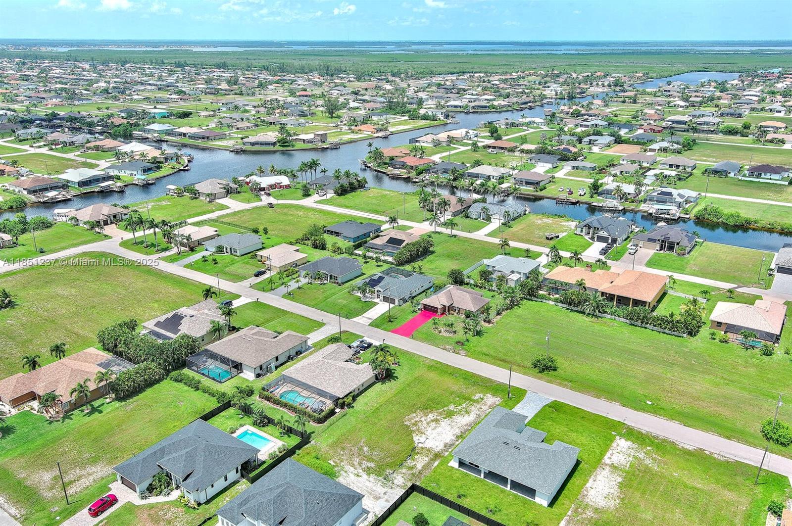 See details / sq. ft. $ 2025-08-01 0 Photo