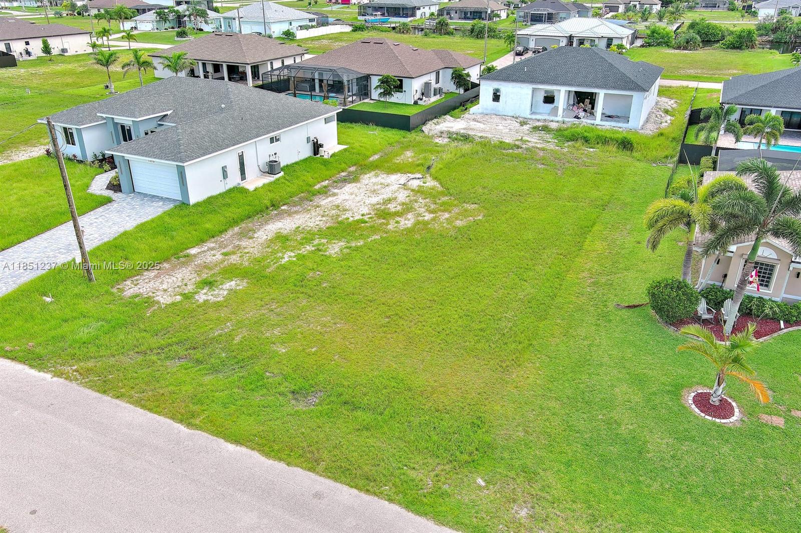 See details / sq. ft. $ 2025-08-01 0 Photo