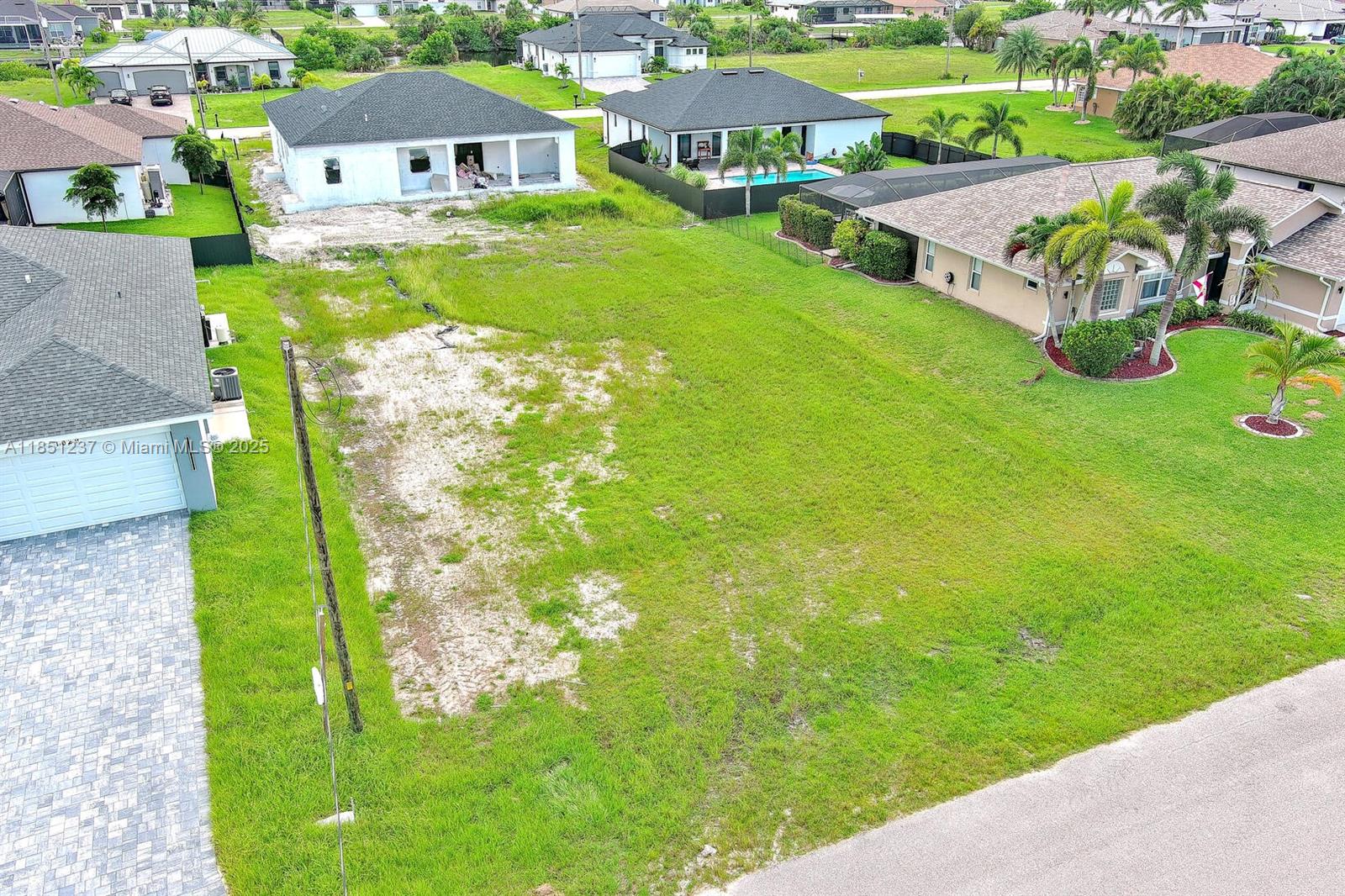 See details / sq. ft. $ 2025-08-01 0 Photo