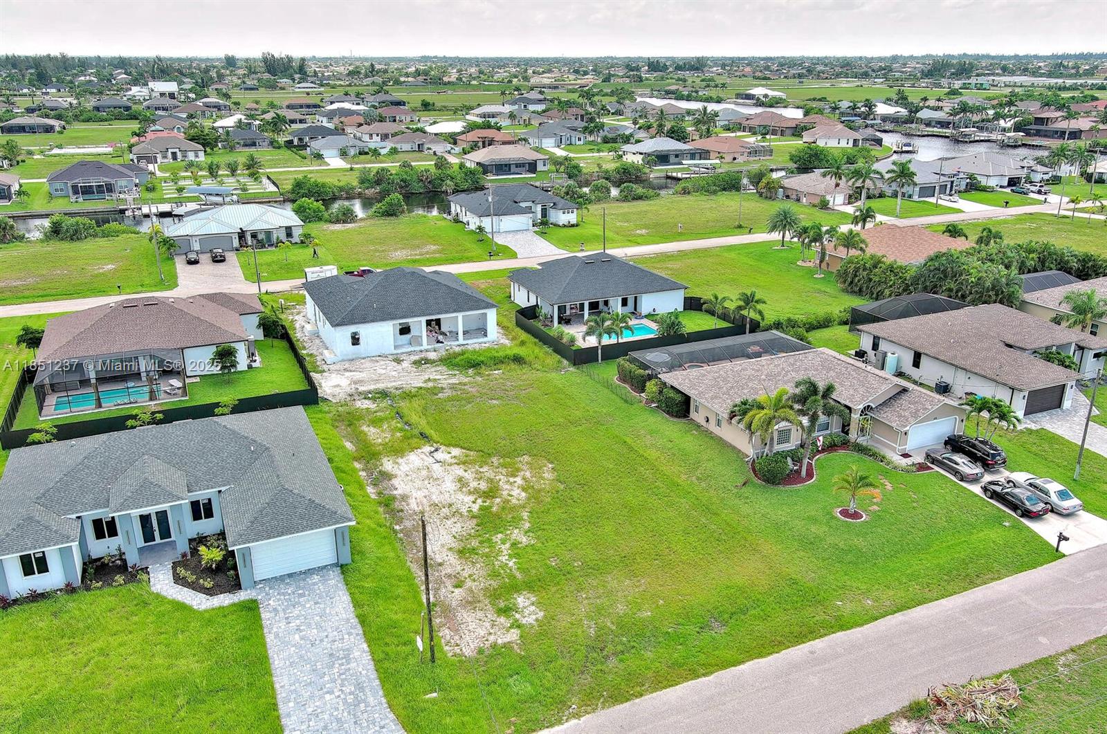 See details / sq. ft. $ 2025-08-01 0 Photo