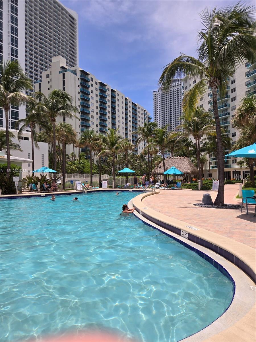 Photo of 3901 Ocean Dr  #5C, Hollywood, Florida, 33019 - 