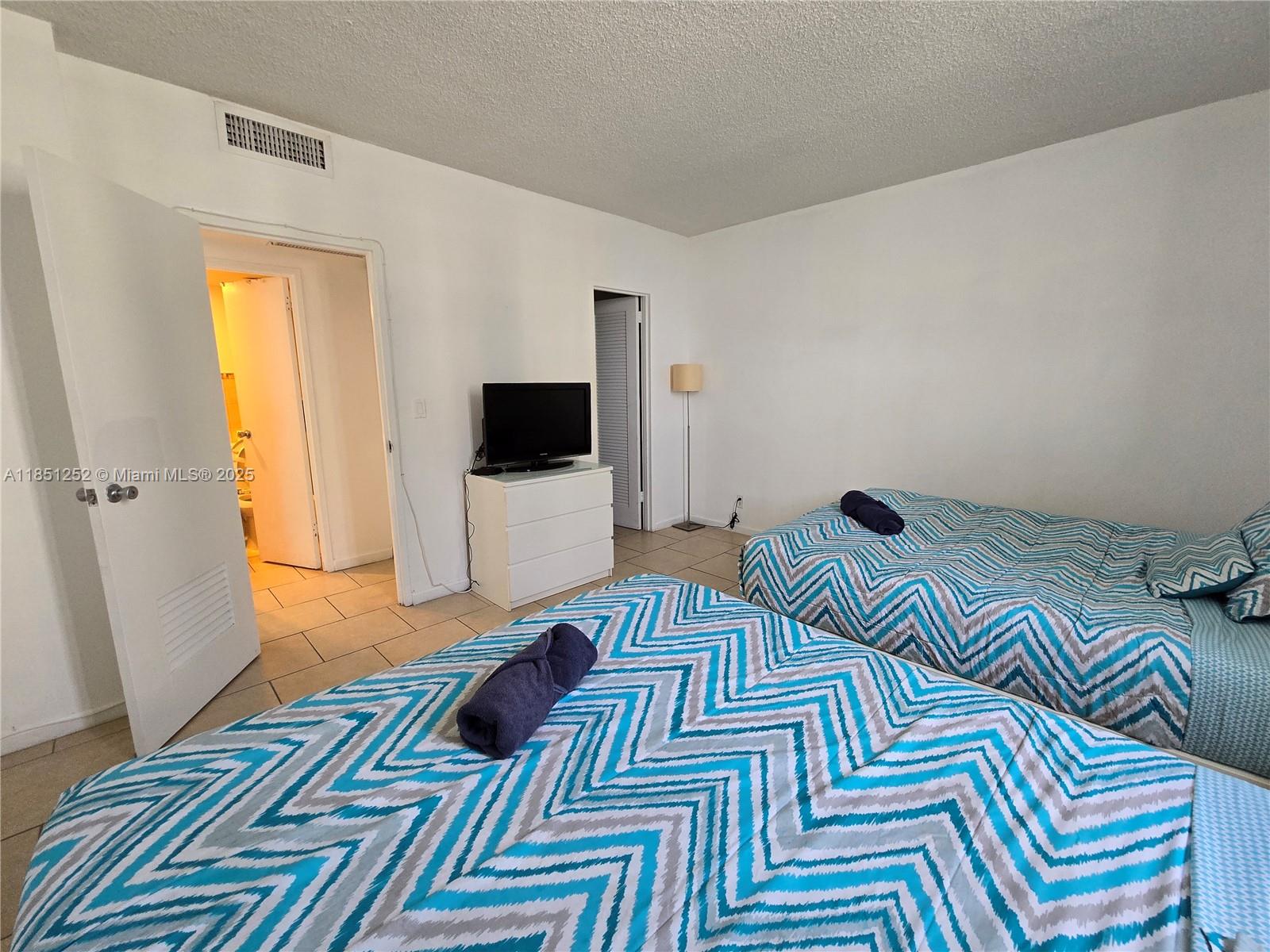 Photo of 3901 Ocean Dr  #5C, Hollywood, Florida, 33019 - 