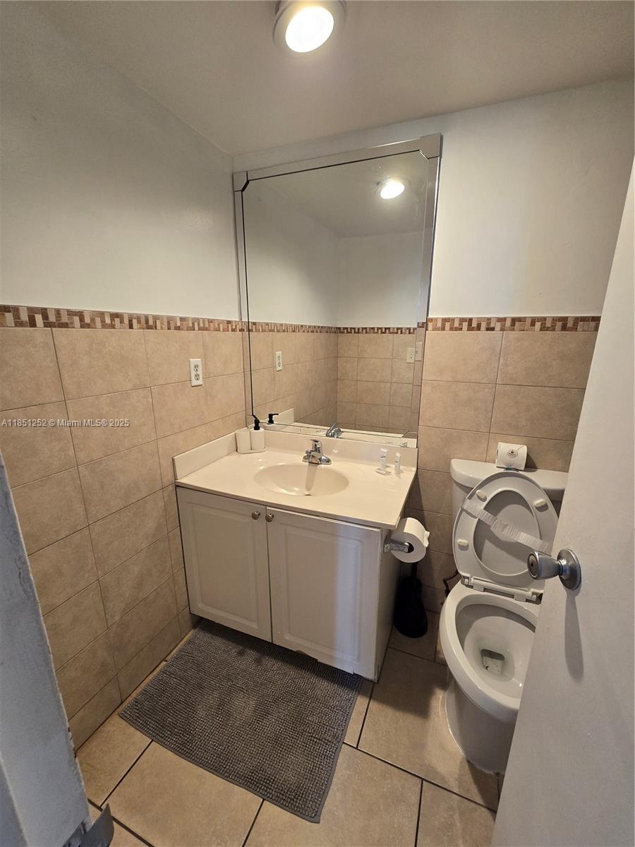 Photo of 3901 Ocean Dr  #5C, Hollywood, Florida, 33019 - 