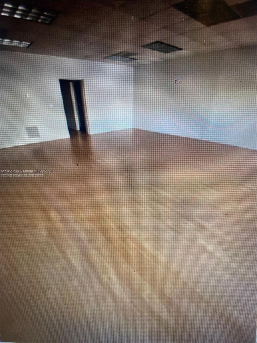 See details 4 / sq. ft. $ 2025-08-01 0 Photo