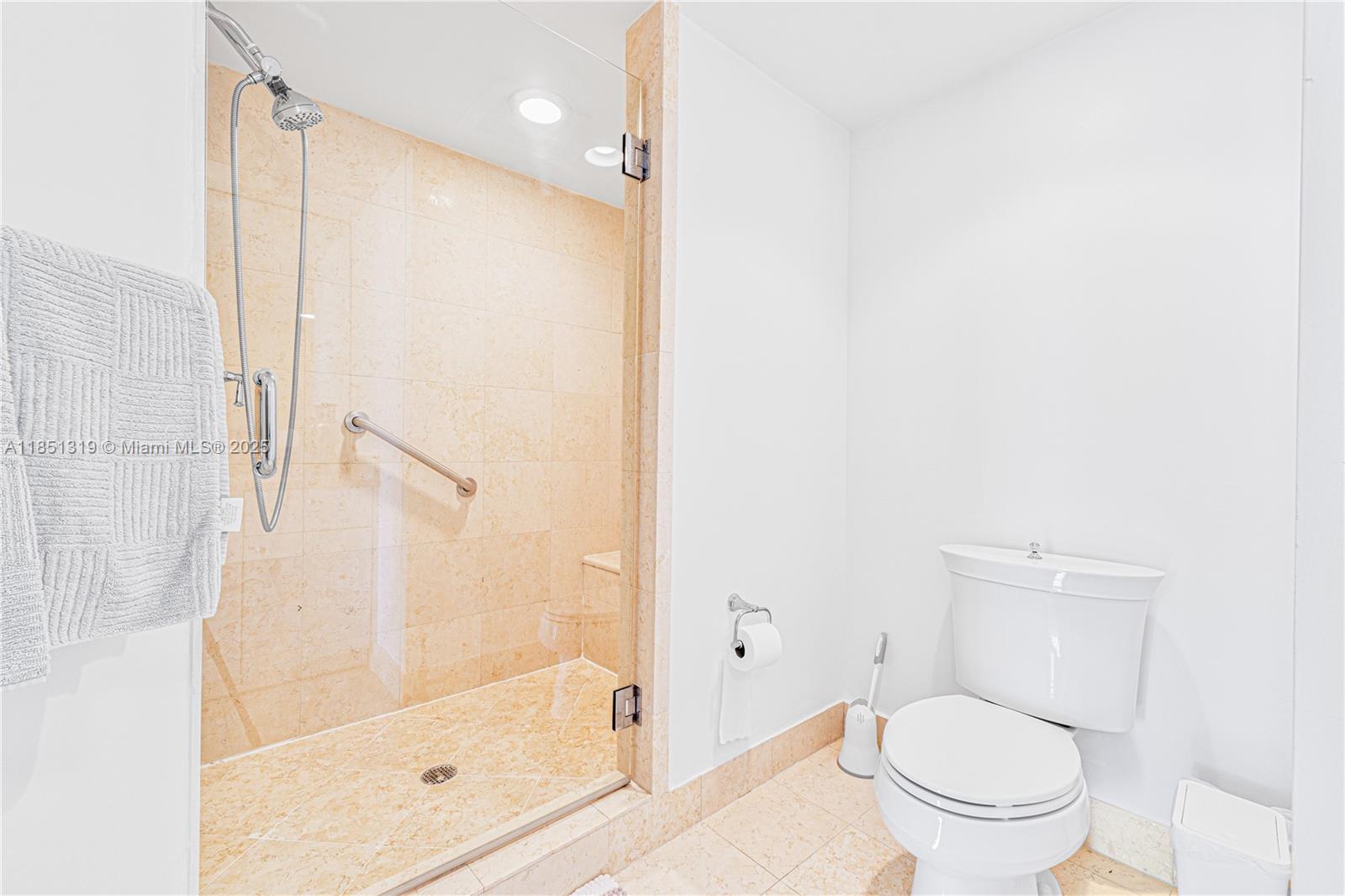 Photo of 20000 Country Club Dr  #1114, Aventura, Florida, 33180 - 
