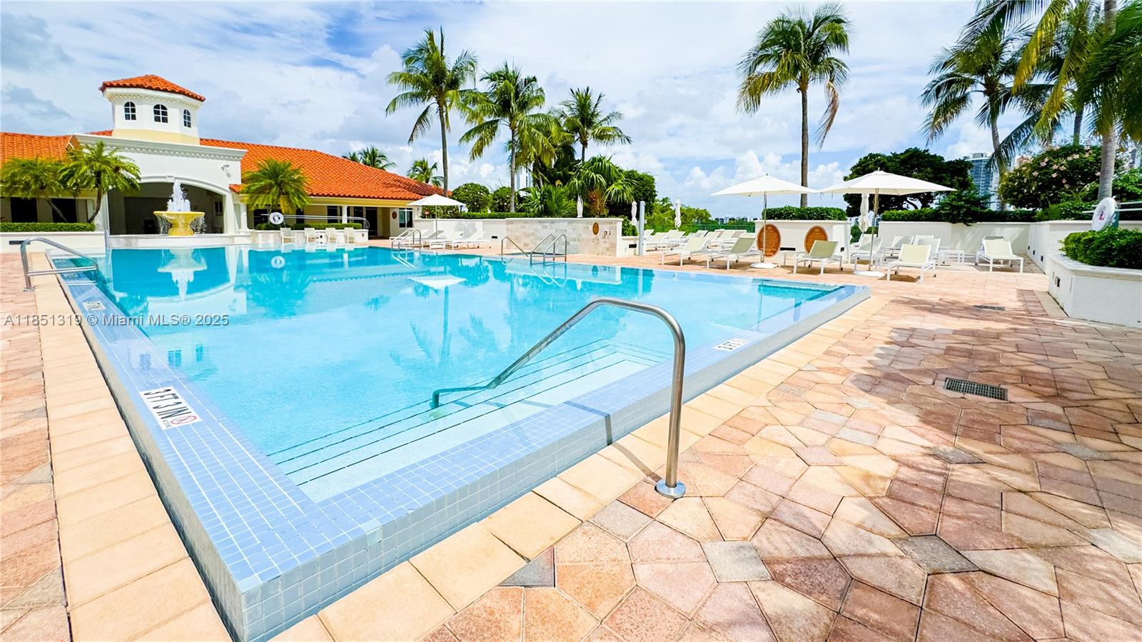 Photo of 20000 Country Club Dr  #1114, Aventura, Florida, 33180 - 