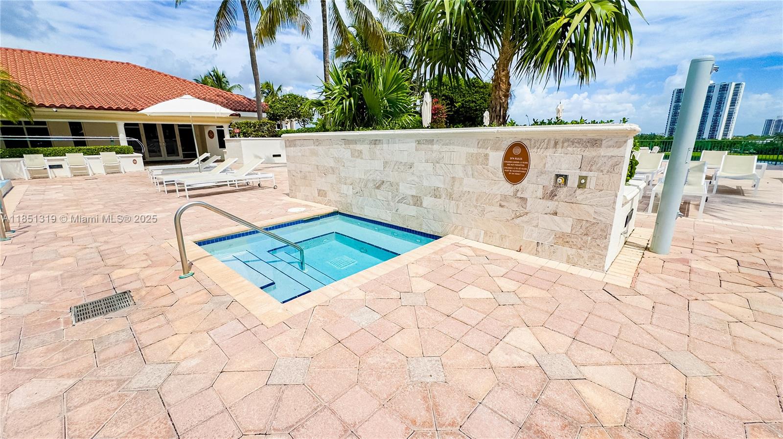 Photo of 20000 Country Club Dr  #1114, Aventura, Florida, 33180 - 
