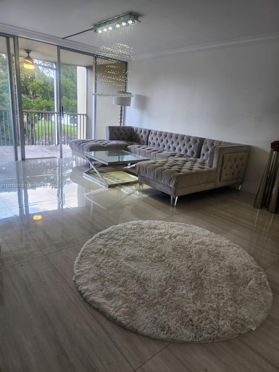 302-3 2 / 2 1674 sq. ft. $ 2025-08-02 0 foto