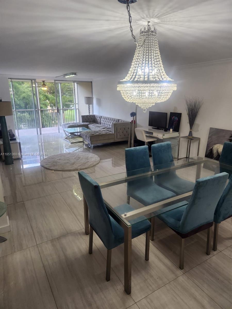 302-3 2 / 2 1674 sq. ft. $ 2025-08-02 0 foto