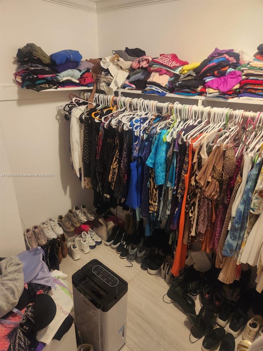 302-3 2 / 2 1674 sq. ft. $ 2025-08-02 0 foto