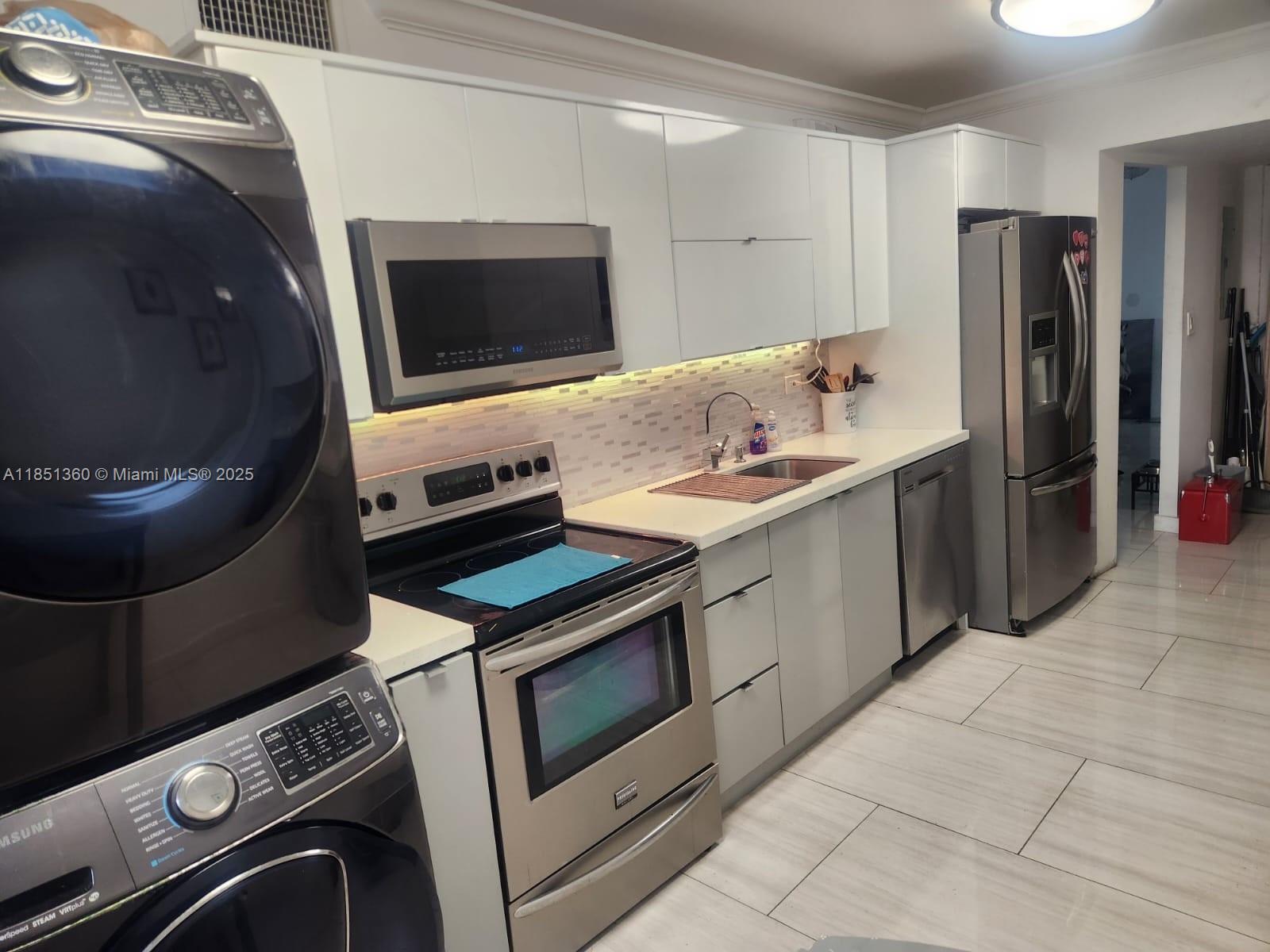 302-3 2 / 2 1674 sq. ft. $ 2025-08-02 0 foto
