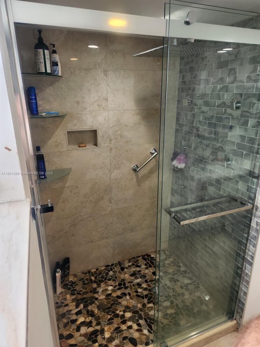 302-3 2 / 2 1674 sq. ft. $ 2025-08-02 0 foto