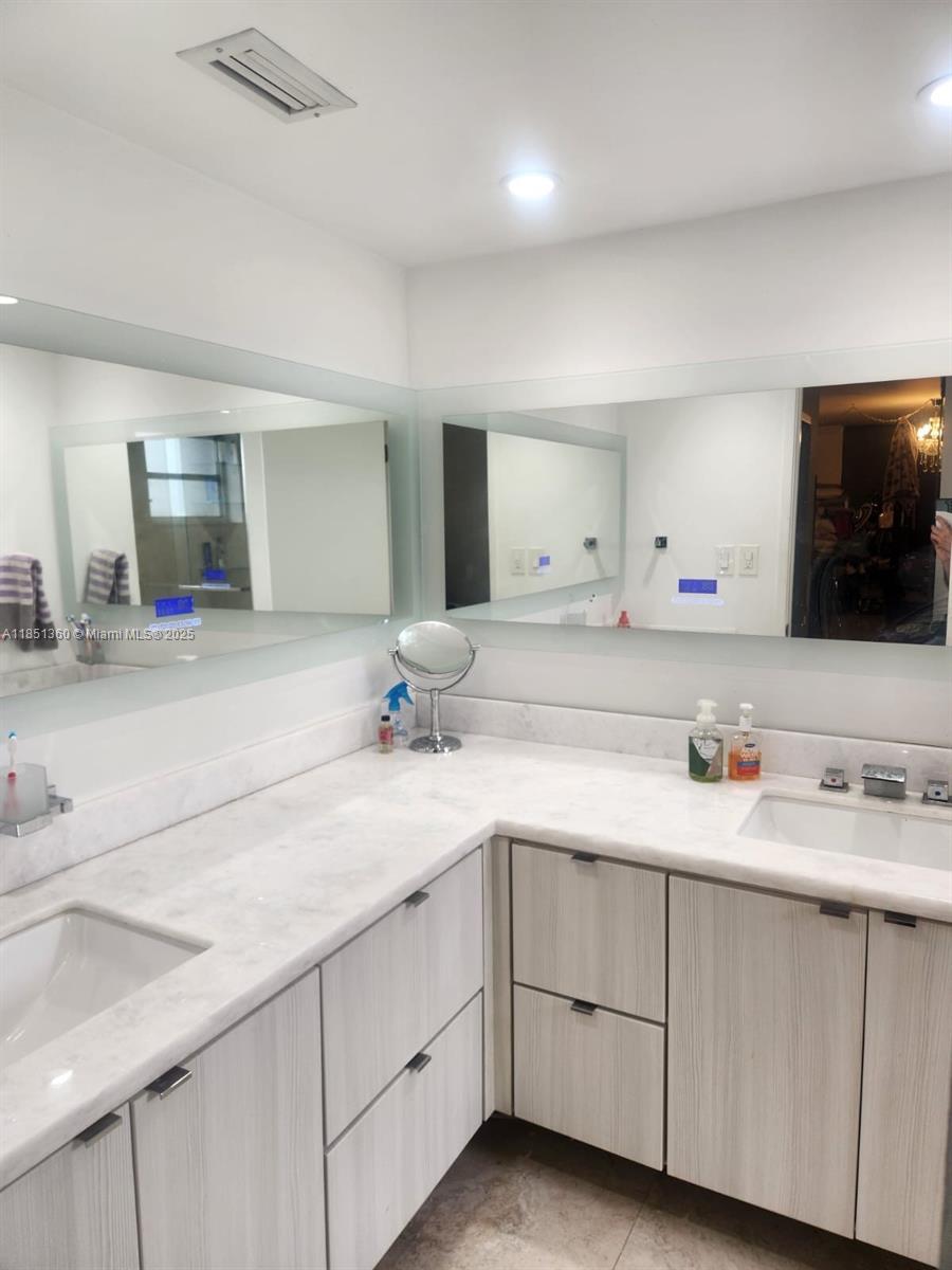 302-3 2 / 2 1674 sq. ft. $ 2025-08-02 0 foto