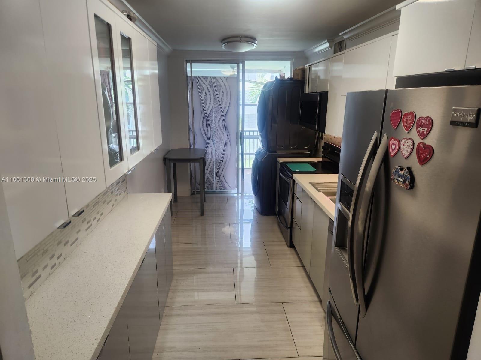 302-3 2 / 2 1674 sq. ft. $ 2025-08-02 0 foto