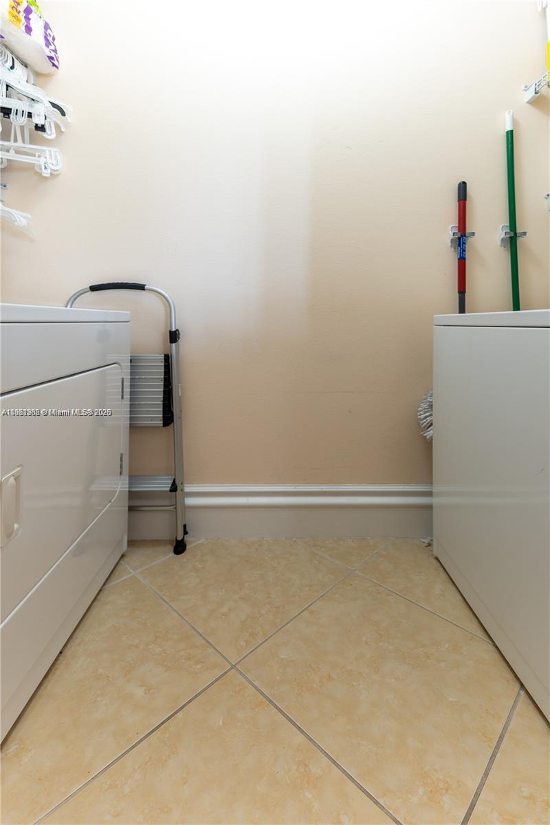 Photo of 3001 185th St  #710, Aventura, Florida, 33180 - 