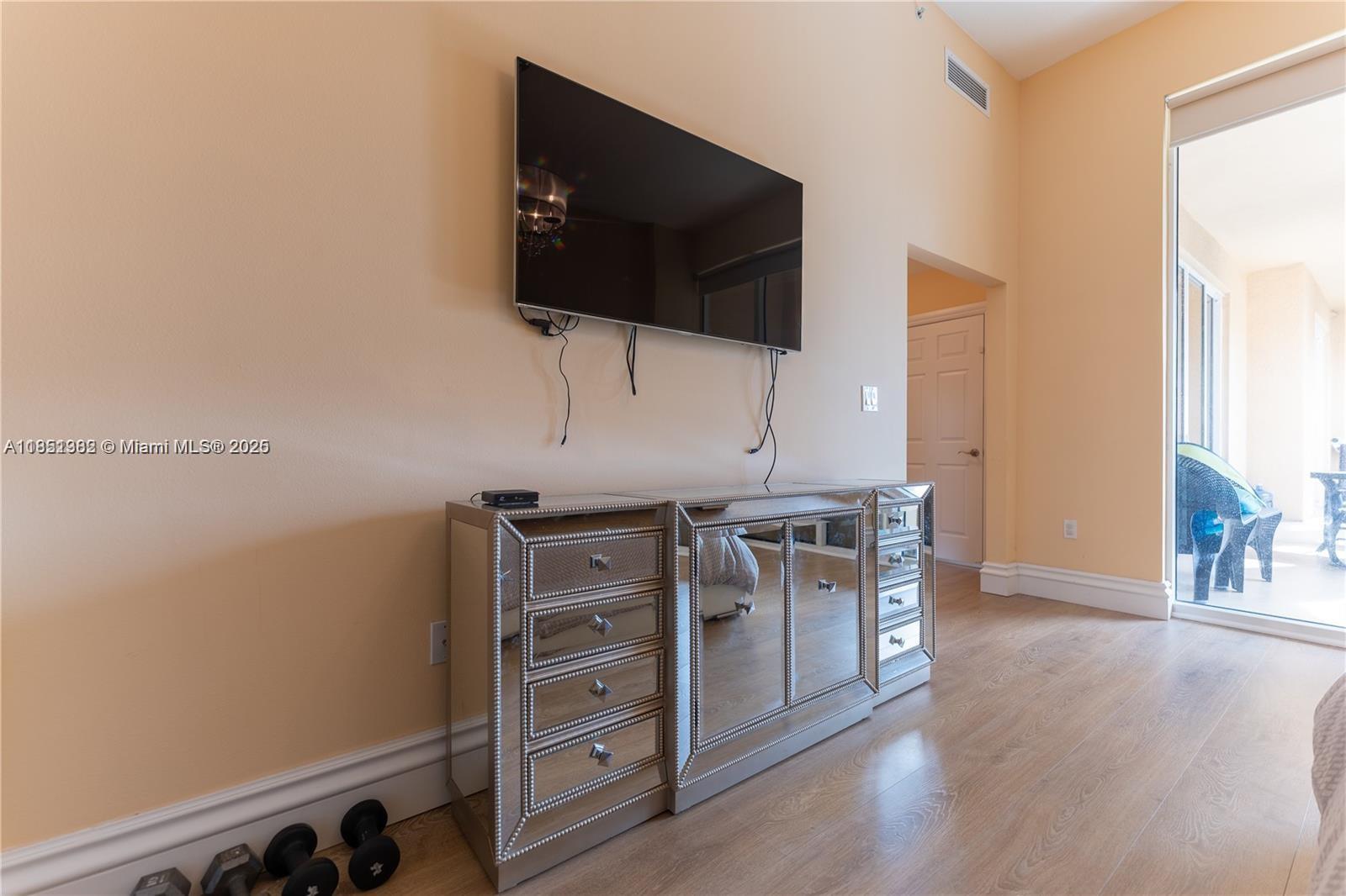 Photo of 3001 185th St  #710, Aventura, Florida, 33180 - 
