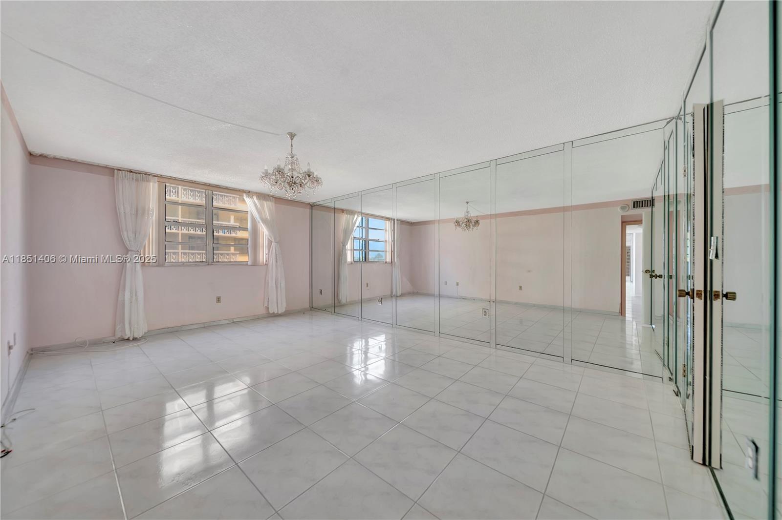 Photo of 1833 Ocean Dr  #511, Hallandale Beach, Florida, 33009 - 