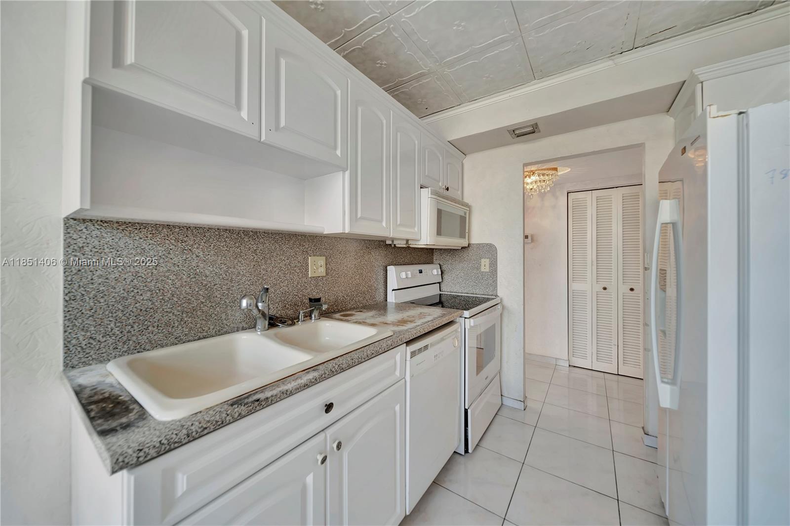 Photo of 1833 Ocean Dr #511, Hallandale Beach, Florida, 33009 -