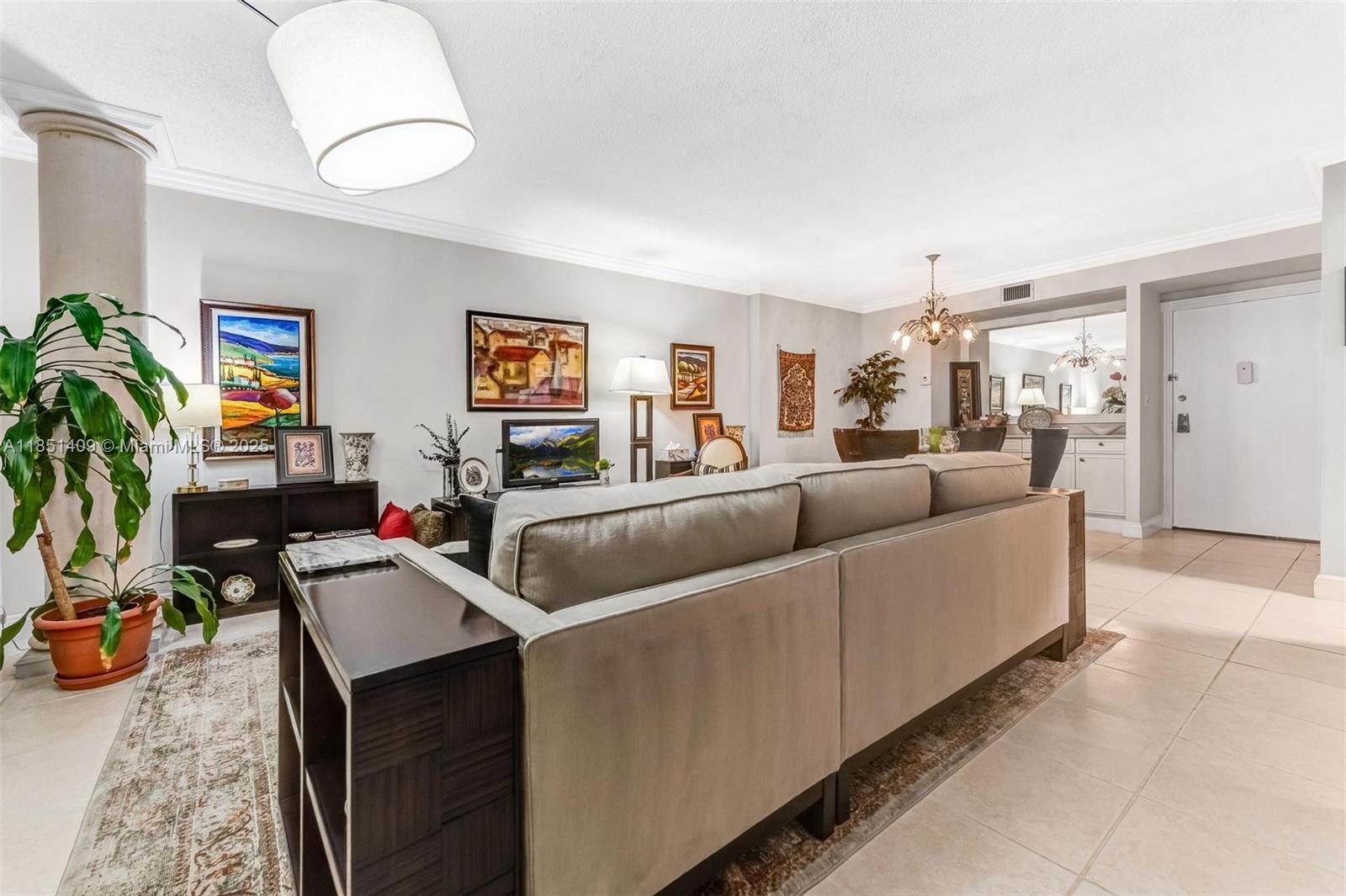 Ver detalles 516 2 / 2 1132 sq. ft. $ 2025-08-02 0 foto
