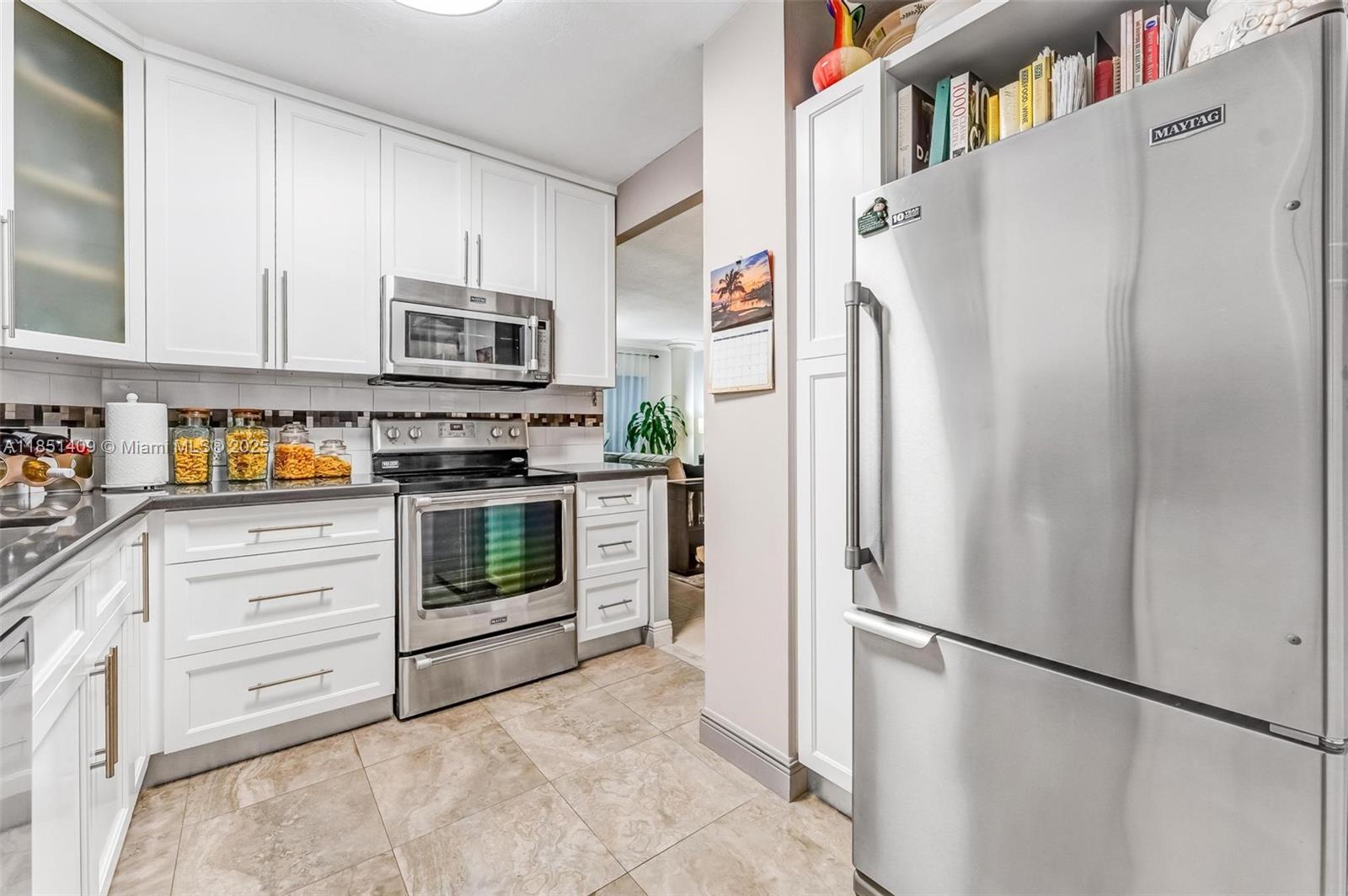 Ver detalles 516 2 / 2 1132 sq. ft. $ 2025-08-02 0 foto