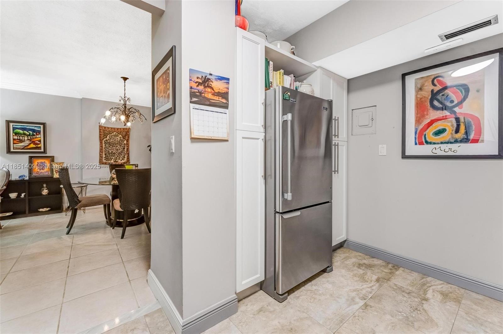 Ver detalles 516 2 / 2 1132 sq. ft. $ 2025-08-02 0 foto