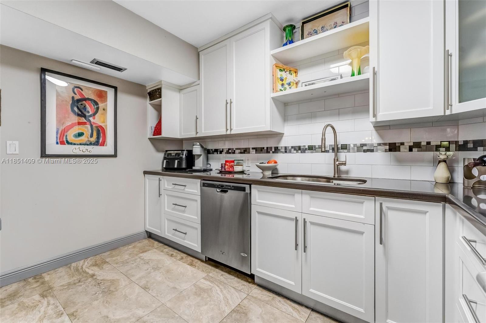 Ver detalles 516 2 / 2 1132 sq. ft. $ 2025-08-02 0 foto