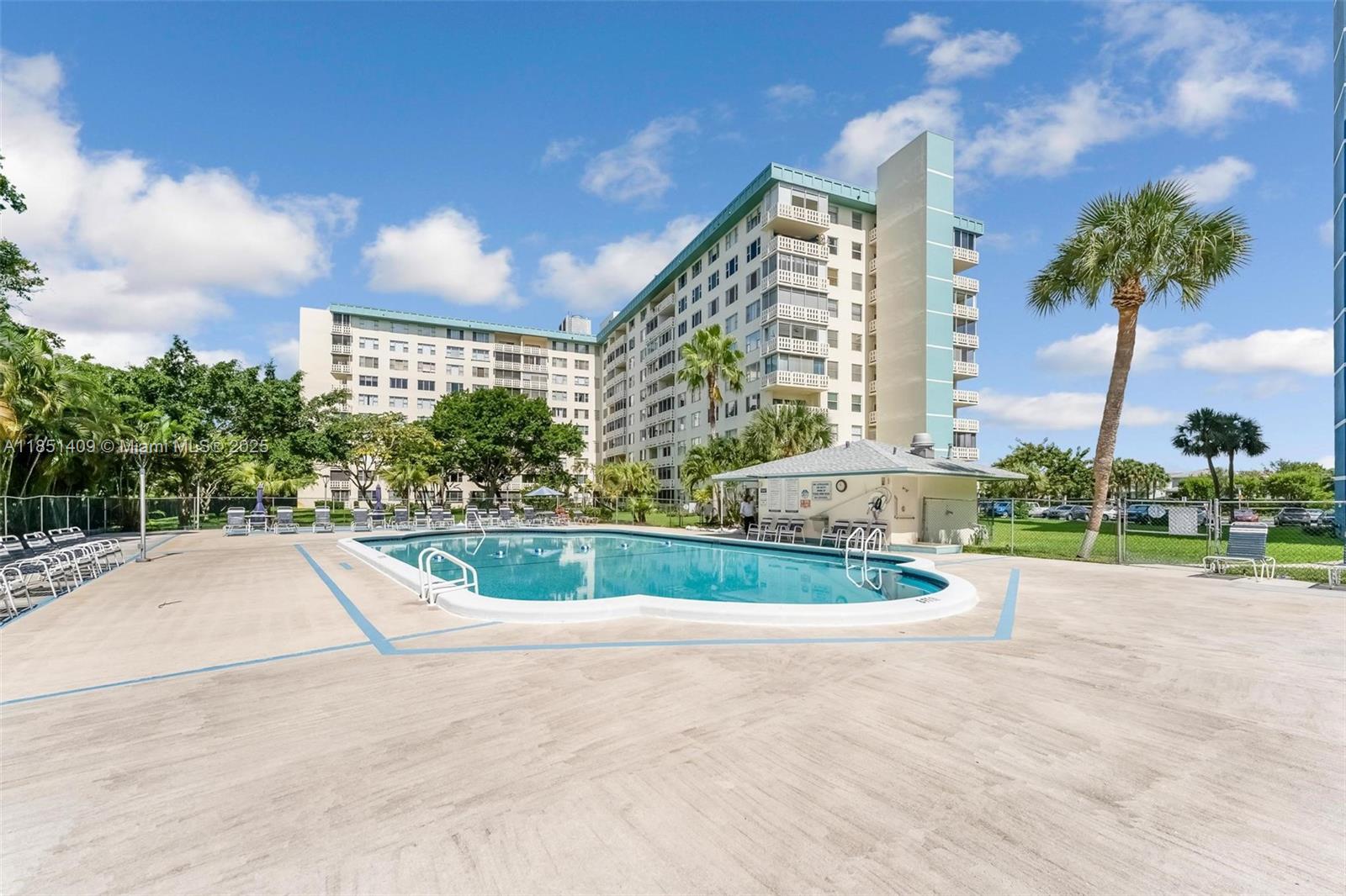 Ver detalles 516 2 / 2 1132 sq. ft. $ 2025-08-02 0 foto