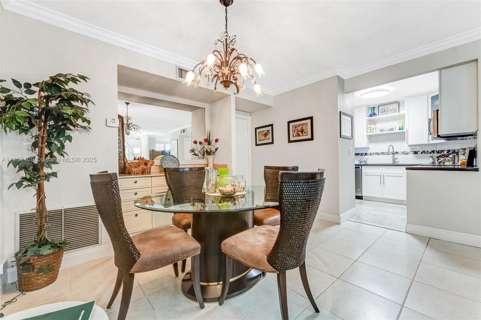 Ver detalles 516 2 / 2 1132 sq. ft. $ 2025-08-02 0 foto
