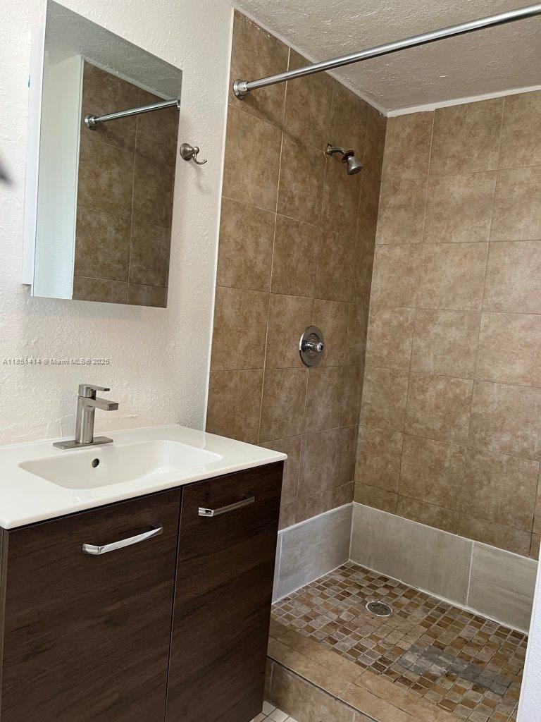 See details / 2887 sq. ft. $ 2025-08-02 0 Photo
