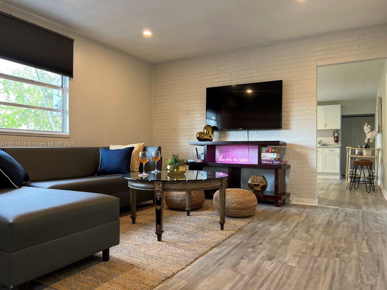 See details / 2887 sq. ft. $ 2025-08-02 0 Photo