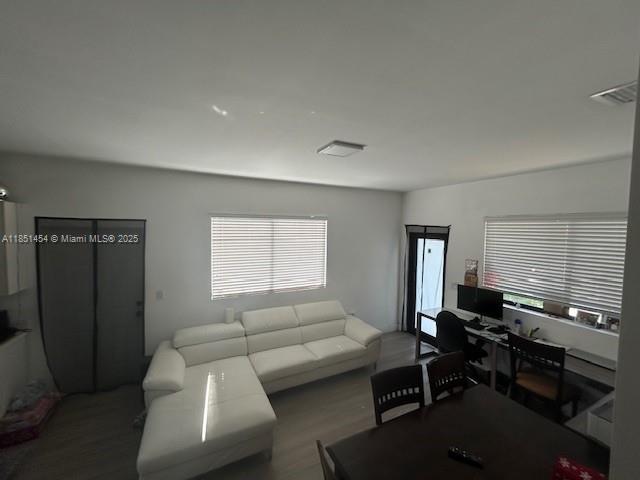 Ver detalles / 2128 sq. ft. $ 2025-08-02 0 foto