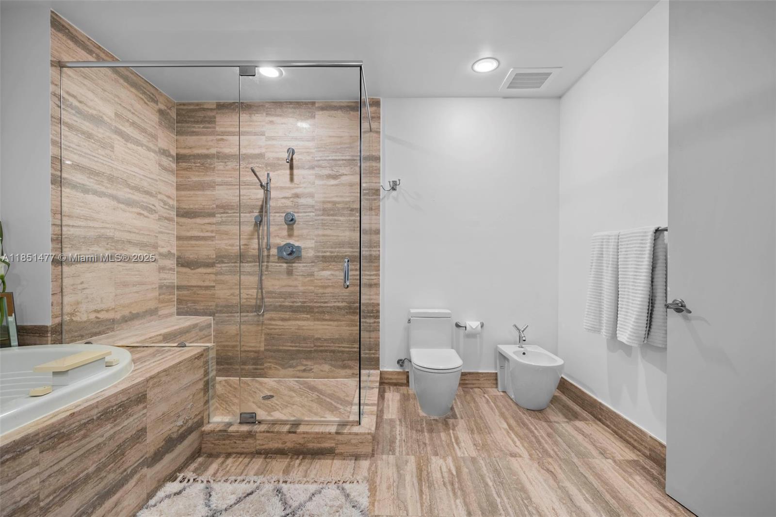 See details 1502 3 / 4 1979 sq. ft. $ 2025-08-02 0 Photo