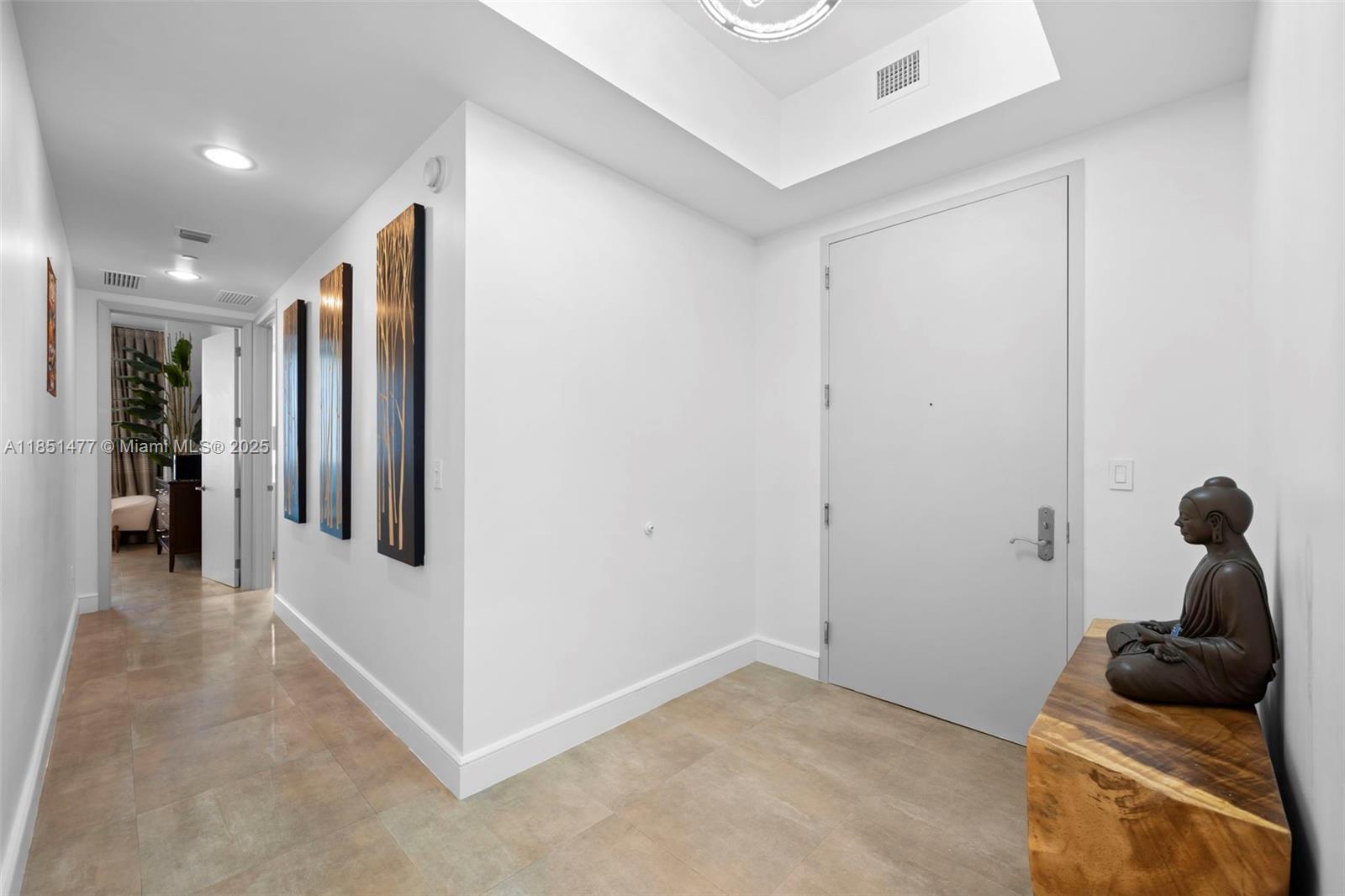 See details 1502 3 / 4 1979 sq. ft. $ 2025-08-02 0 Photo