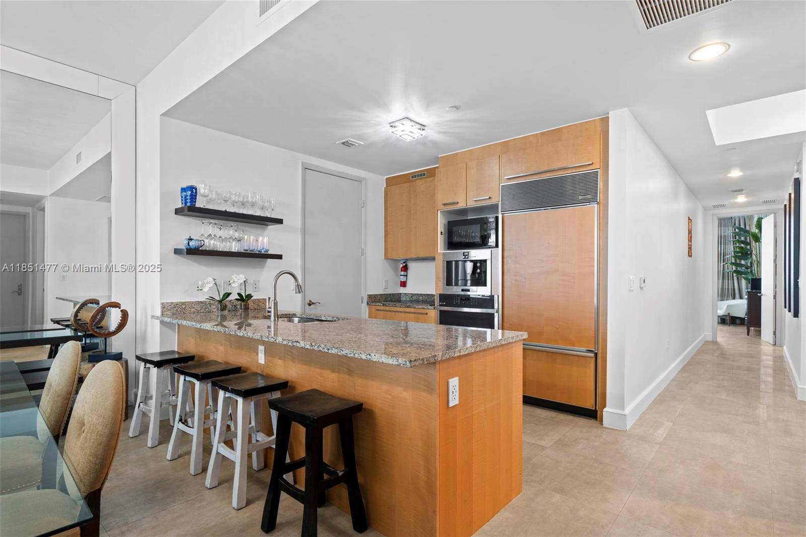 See details 1502 3 / 4 1979 sq. ft. $ 2025-08-02 0 Photo