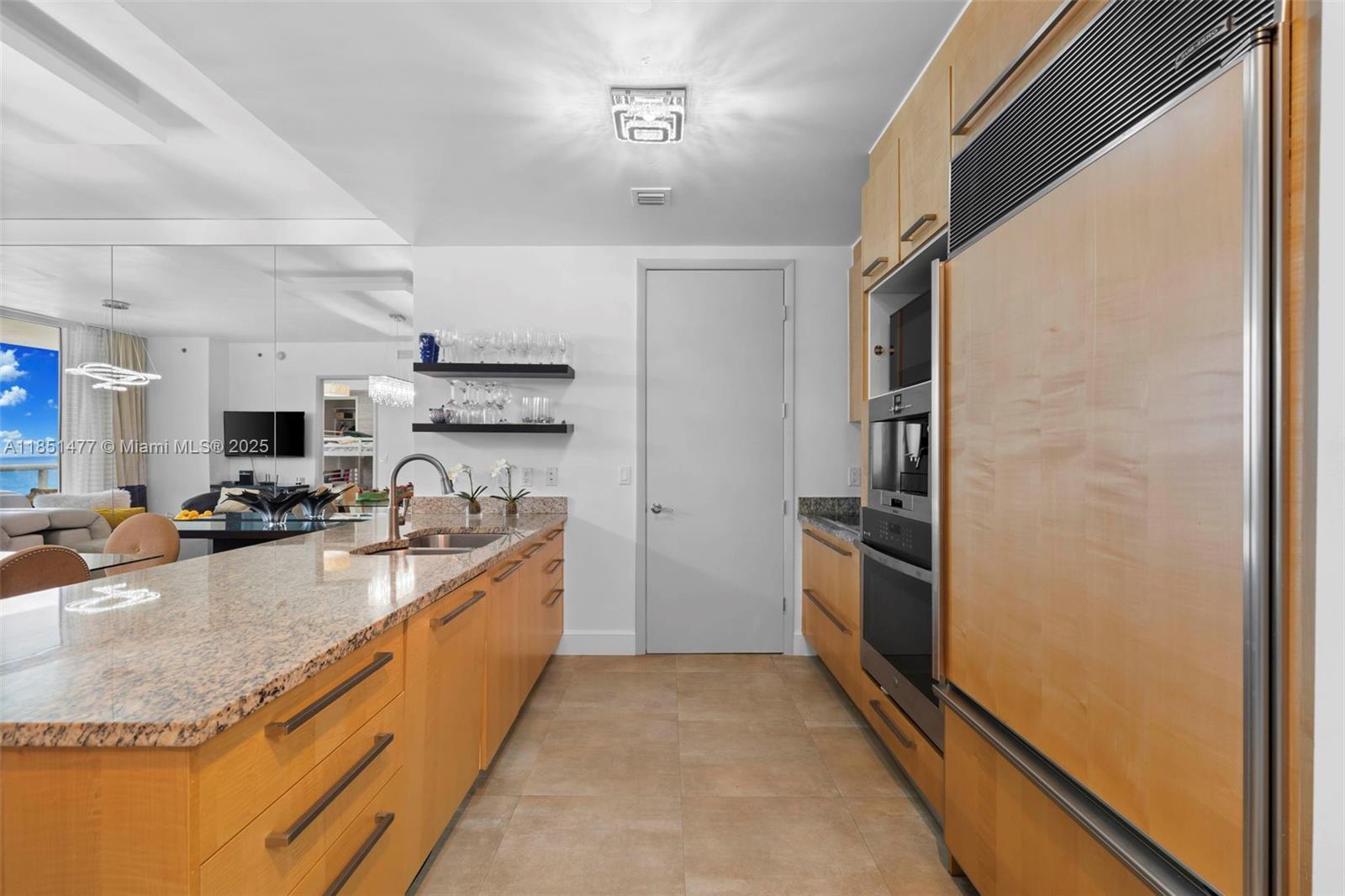 See details 1502 3 / 4 1979 sq. ft. $ 2025-08-02 0 Photo