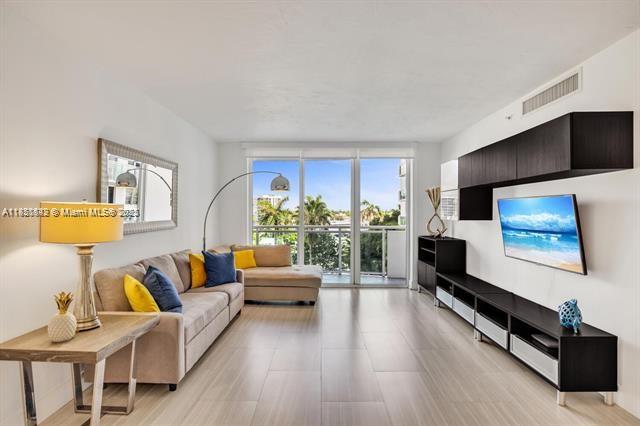 Photo of 3001 Ocean Dr #433, Hollywood, Florida, 33019 -