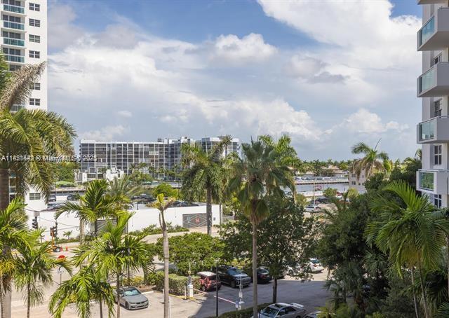 Photo of 3001 Ocean Dr  #433, Hollywood, Florida, 33019 - 