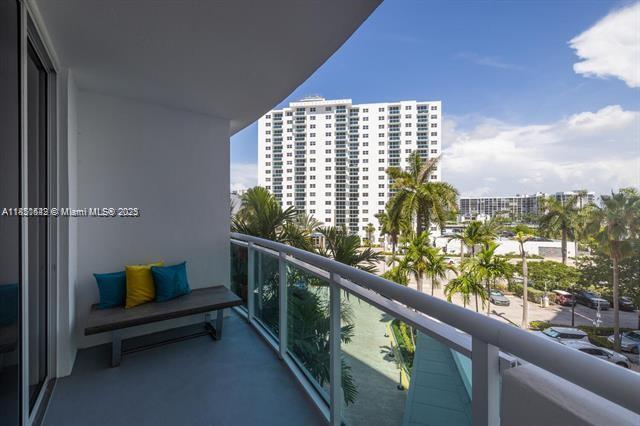 Photo of 3001 Ocean Dr  #433, Hollywood, Florida, 33019 - 