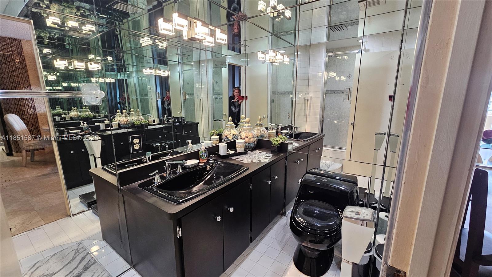 See details 2N 1 / 2 870 sq. ft. $ 2025-08-04 0 Photo