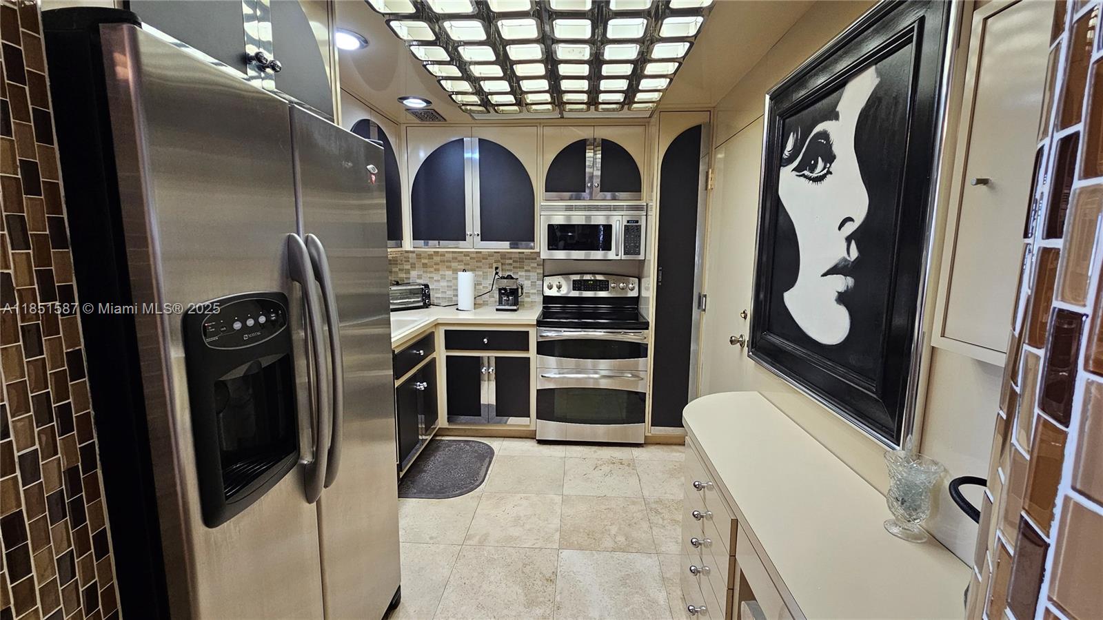 See details 2N 1 / 2 870 sq. ft. $ 2025-08-04 0 Photo