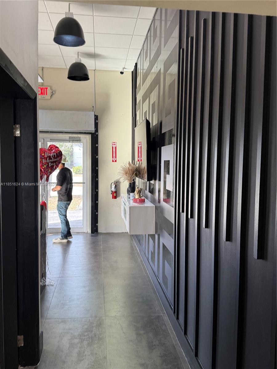 B1  /   sq. ft. $ 2025-08-02 0 Photo