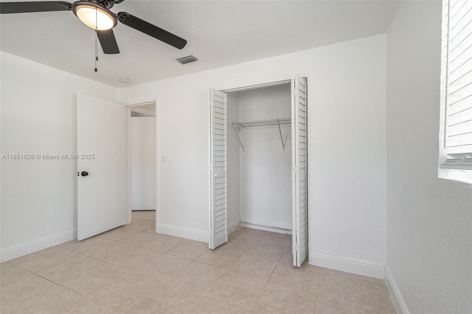 Ver detalles 5615 3 / 2 966 sq. ft. $ 2025-08-02 0 foto