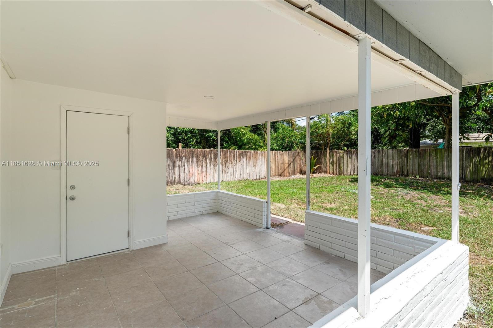 Ver detalles 5615 3 / 2 966 sq. ft. $ 2025-08-02 0 foto