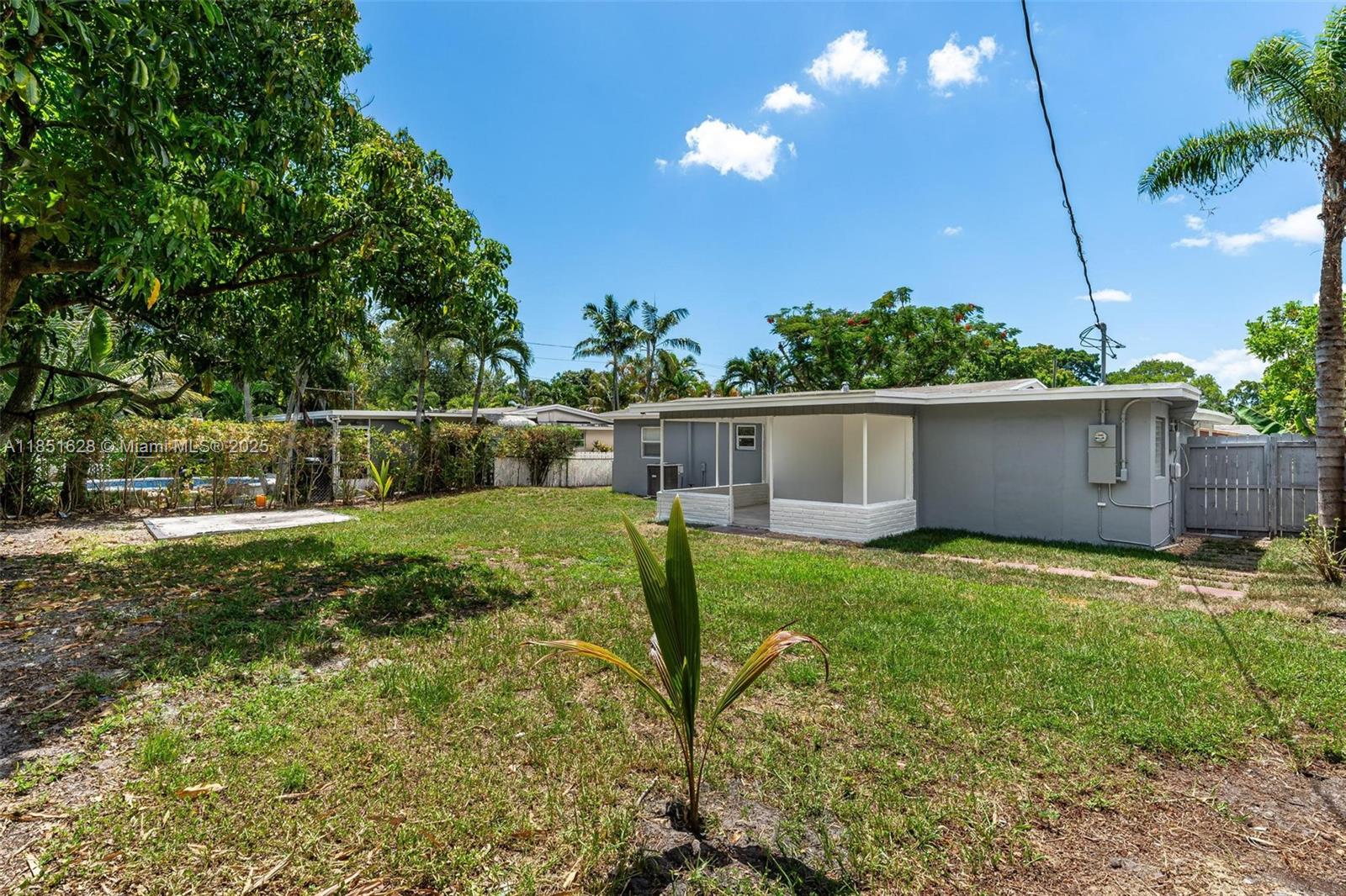 Ver detalles 5615 3 / 2 966 sq. ft. $ 2025-08-02 0 foto