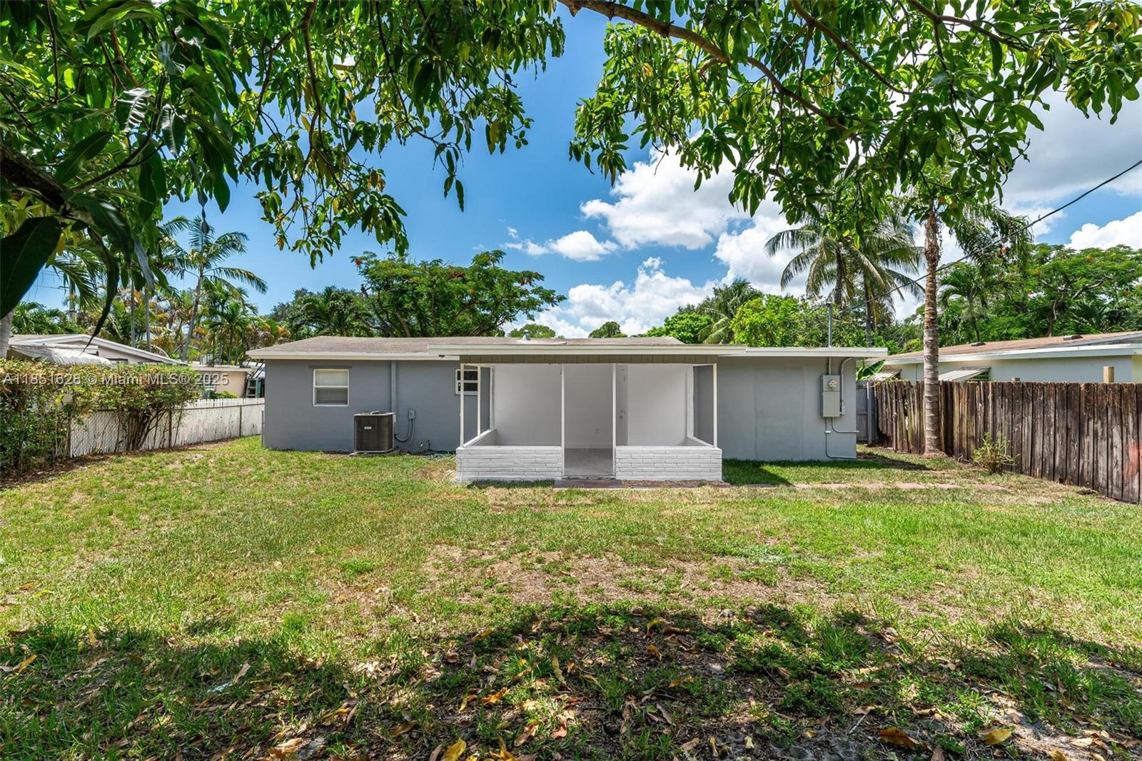 Ver detalles 5615 3 / 2 966 sq. ft. $ 2025-08-02 0 foto