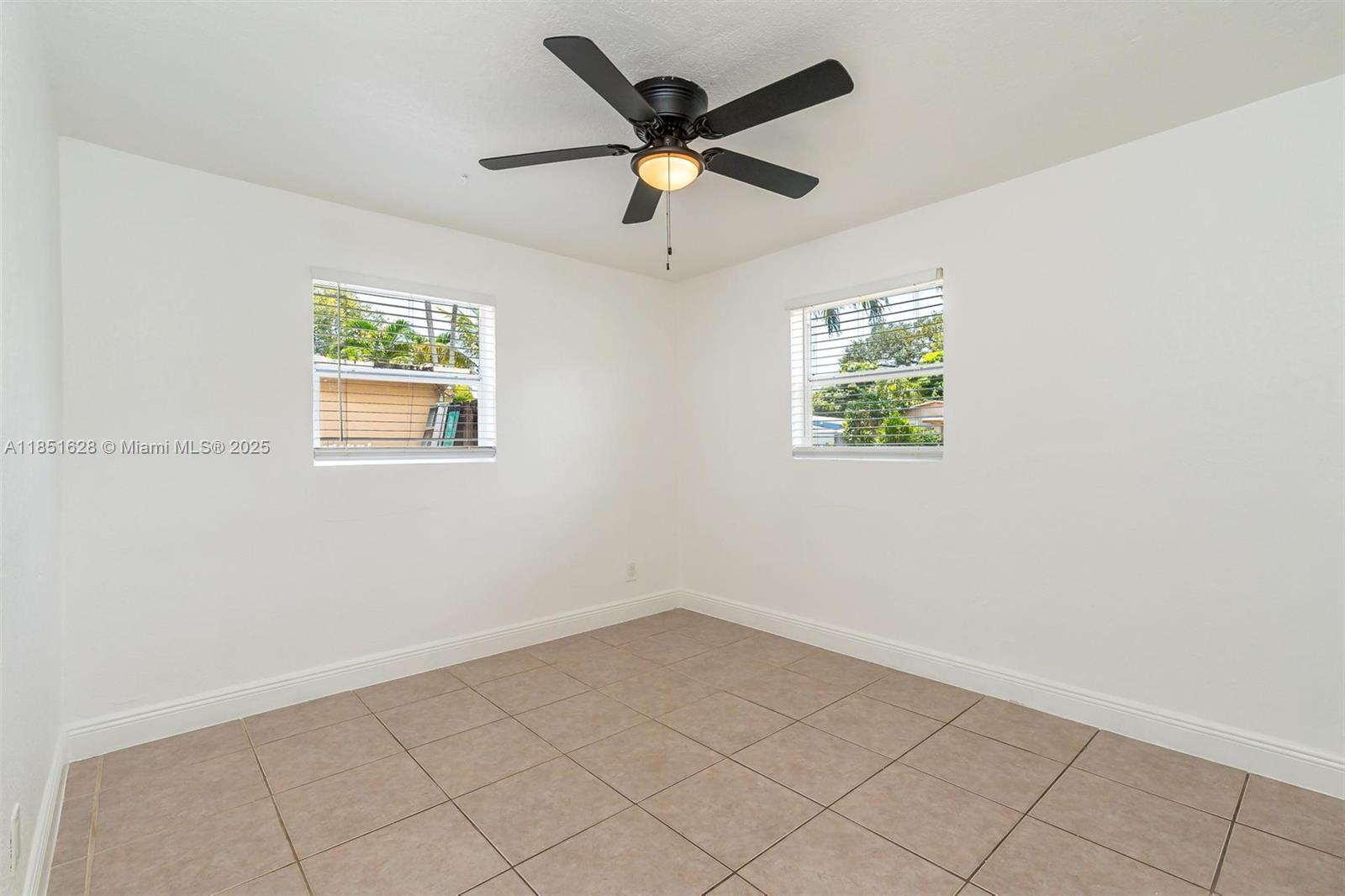 Ver detalles 5615 3 / 2 966 sq. ft. $ 2025-08-02 0 foto