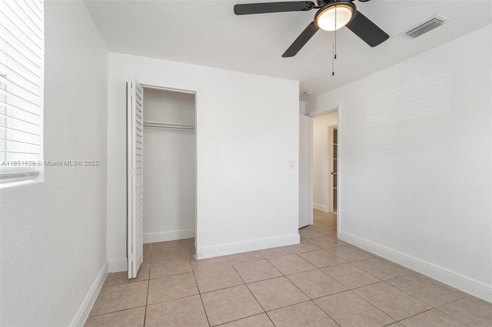 Ver detalles 5615 3 / 2 966 sq. ft. $ 2025-08-02 0 foto