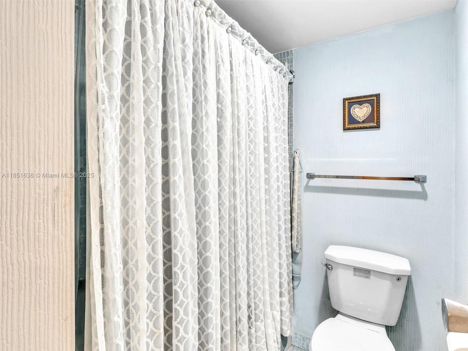 Photo of 3675 Country Club Dr  #707, Aventura, Florida, 33180 - 
