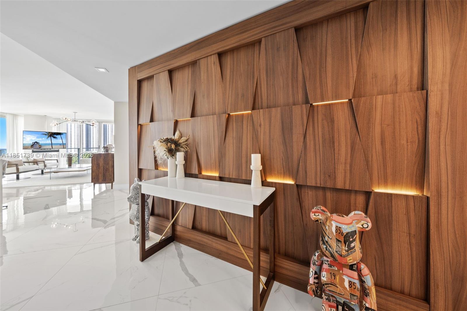 Ver detalles 4-902 3 / 4 1892 sq. ft. $ 2025-08-03 0 foto
