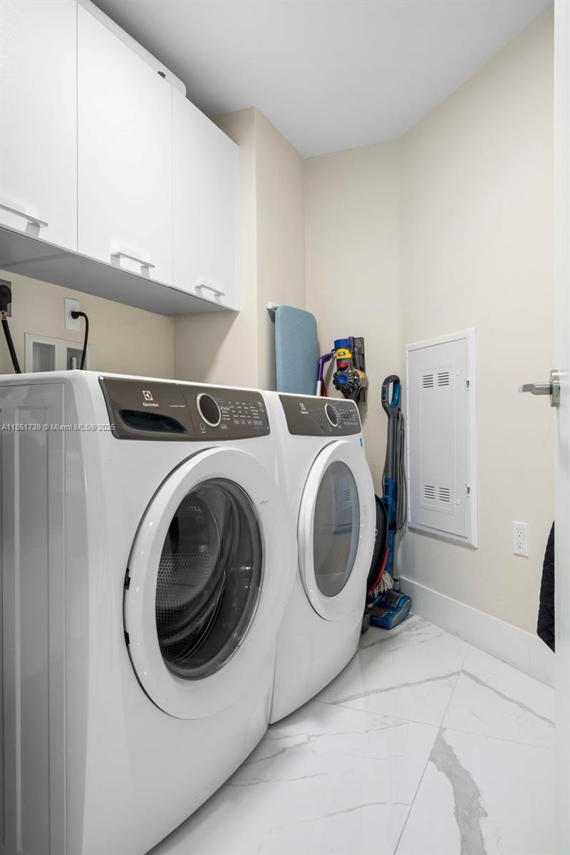 Ver detalles 4-902 3 / 4 1892 sq. ft. $ 2025-08-03 0 foto